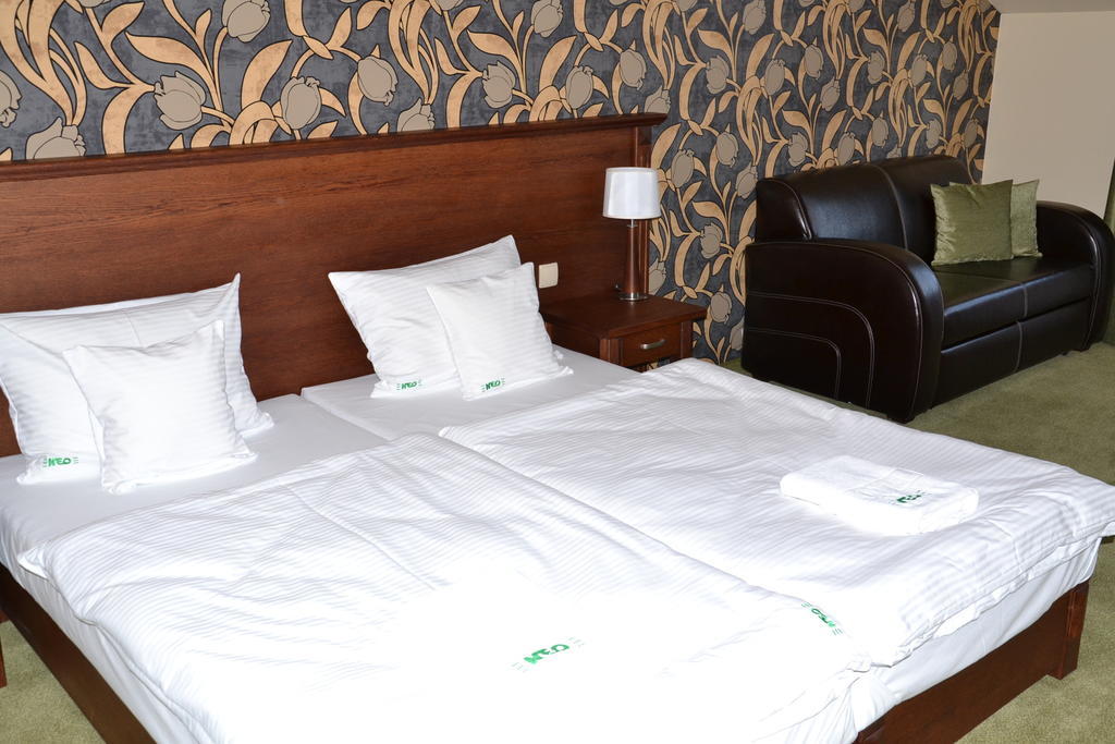Hotel Neo Międzyrzecz Habitación foto