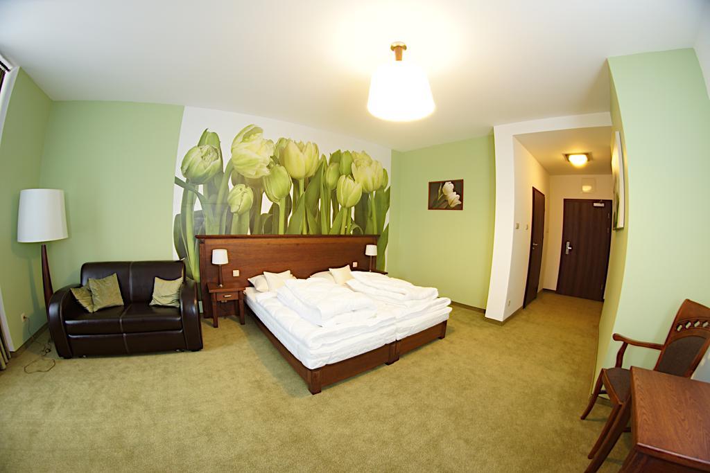Hotel Neo Międzyrzecz Habitación foto